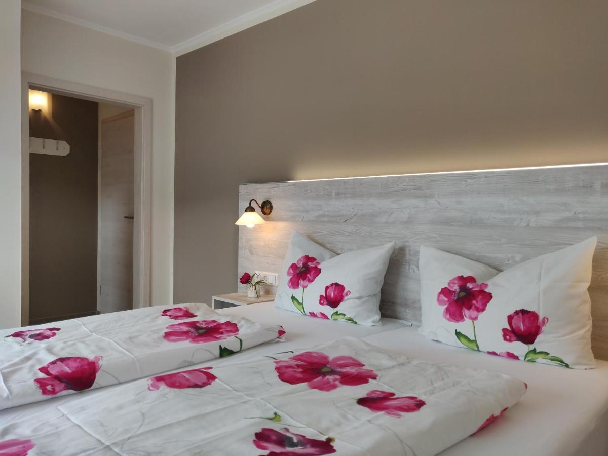 Hotel Weingut Stiftshof Enkirch Esterno foto