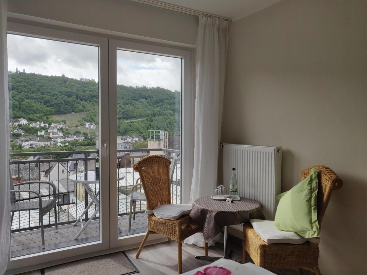 Hotel Weingut Stiftshof Enkirch Esterno foto
