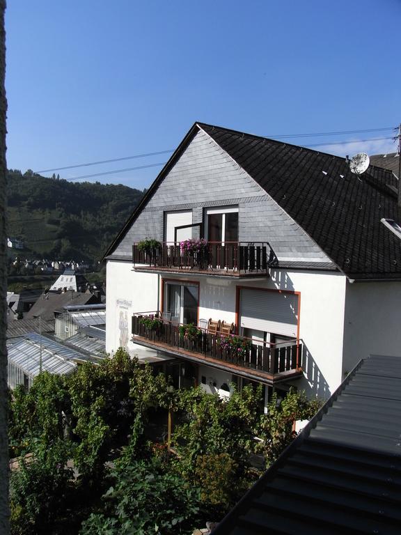 Hotel Weingut Stiftshof Enkirch Esterno foto